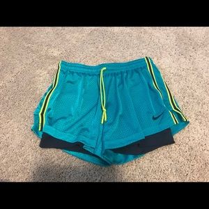 Nike Dri Fit Shorts (Size M)